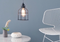 Lampa z klatką czarną