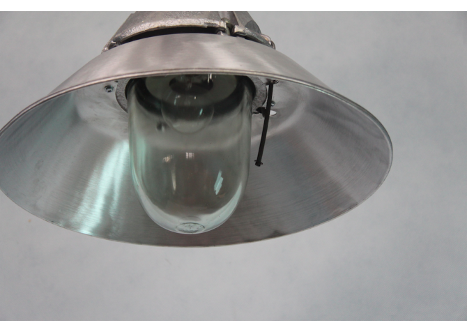 Lampa restaurowana 02 Poler